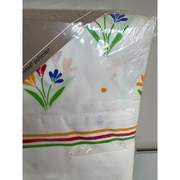 Vintage 80s Registry Double Flat Sheet Primarily Bouquets Red Yellow Blue Floral - Picture 4 of 7